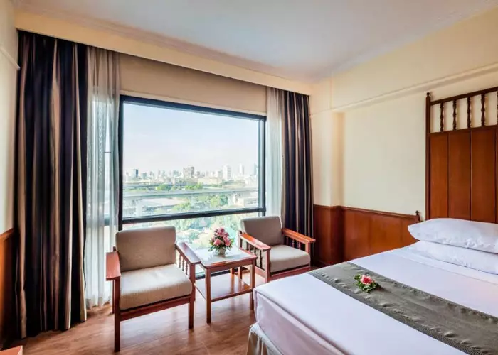 هتل بانکوک پالاس بانکوک